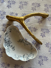 Load image into Gallery viewer, Bone plates from England