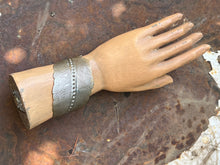 Load image into Gallery viewer, Feather bangle bracelet
