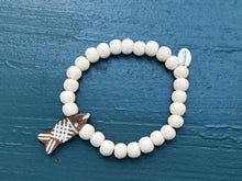 Load image into Gallery viewer, Beaded fish bracelet
