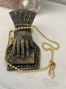 Yucatán hand charm necklace