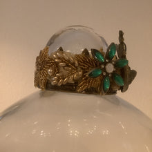 Load image into Gallery viewer, Decorative Couronne~Crown
