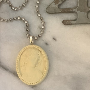 Cameo medallion necklace